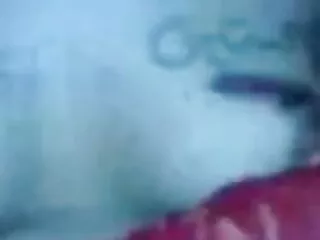 बड़े स्तन हिंदी में फुल सेक्स मूवी आकर्षक एक मोती का हार एकत्र करता है