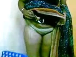 श्यामला एमआईएलए अद्भुत हिंदी में सेक्सी फुल मूवी शरीर के साथ काले आदमी द्वारा गड़बड़ हो जाता है