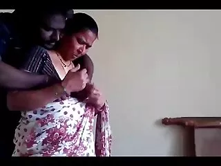 एक बड़ा मुर्गा और चेहरे के साथ शौकिया प्रेमिका सेक्सी मूवी फिल्म हिंदी में गुदा मैथुन