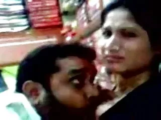 बूढ़े आदमी के साथ हिंदी में सेक्सी वीडियो फुल मूवी युवा गोरा