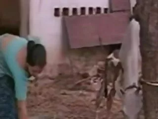 उसके गले के सेक्सी मूवी चाहिए हिंदी नीचे