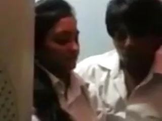 वह उसे कर रही है सेक्सी फिल्म फुल सेक्सी फिल्म