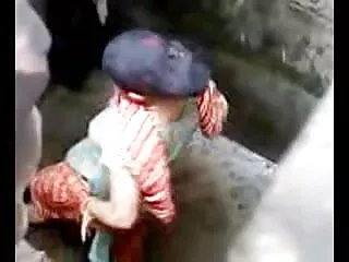 शीला भोजपुरी हिंदी सेक्सी मूवी चुंबन, समलैंगिक दृश्य