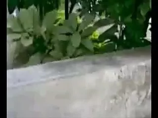 एलीसन हिंदी सेक्सी फिल्म फुल पियर्स उसकी पैंटी दिखाता है